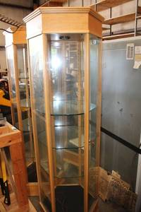 lot 752 image: Hexagon Shaped Lighted Glass Display Case with Key
