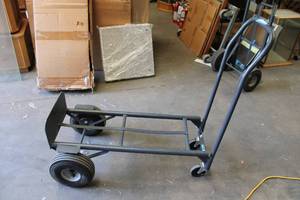 lot 847 image: Milwaukee Convertible Hand Truck Dolly