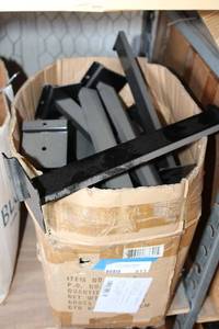 lot 811 image: Chrome Slat Wall Arm Brackets - 1 Box