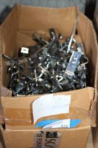 lot 816 image: 6 Slat Wall Display Hooks - 1 Box