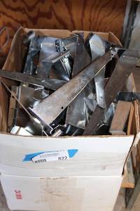 lot 822 image: Chrome Slat Wall Arm Brackets - 1 Box