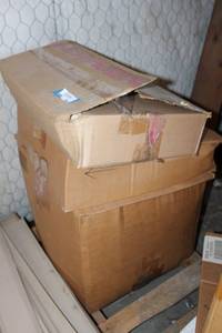 lot 904 image: Glass Display Shelves - 3 Boxes, see pictures
