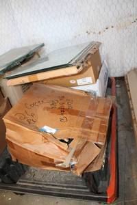 lot 906 image: Glass Display Shelves - 4 Boxes, see pictures