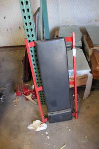 lot 910 image: MVP 3-Strap Creeper