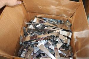 lot 927 image: Slat Wall Shelf Brackets - 3 Boxes