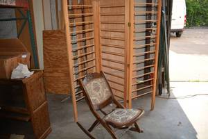 lot 892 image: 3-Panel Wood Display (52.5 Tall) and Vintage Fold-Up Rocking Chair