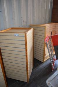 lot 854 image: 4-Sided Slat Wall Display with Interior Storage Shelves