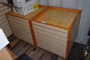 lot 865 image: 2 Short 4-Sided Slat Wall Display