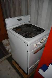 lot 872 image: Vintage Dixie Stove Top Oven