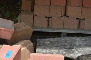lot 886 image: Landscape Bricks