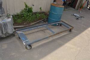 lot 890 image: Rectangular 4-Wheel Steel Dolly