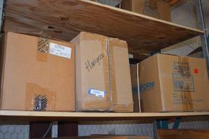 lot 1007 image: Plastic Hangers with Hook - 3 Boxes