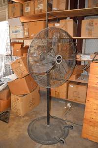lot 1005 image: 30 Lasko Industrial Floor Pedestal Fan with Wheels
