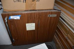 lot 1000 image: Sanyo Dorm Size Fridge