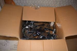 lot 998 image: Slat Wall Chrome Arm Brackets - 1 Box