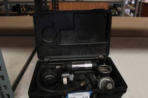 lot 634 image: Stant Cooling System Pressure Tester