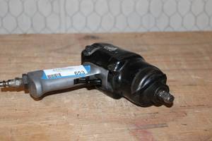 lot 653 image: Mac Air Impact Wrench