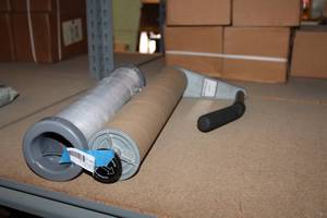 lot 663 image: Shrink Wrap Hand Held Dispensers