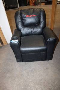 lot 666 image: Snap On Reclining Arm Chair childs size.