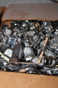 lot 687 image: Glass Shelf Connectors - 1 Box