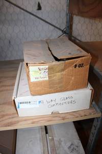 lot 689 image: Glass Shelf Connectors (4-Way) - 2 Boxes