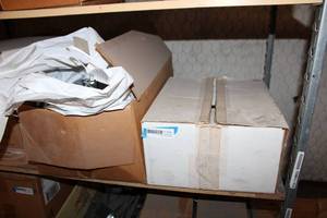 lot 692 image: Slat Wall Chrome Arm Brackets - 2 Boxes
