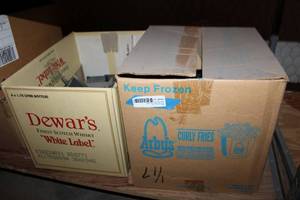 lot 694 image: Slat Wall Chrome Arm Brackets - 2 Boxes