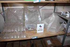 lot 707 image: Plastic Displays, see pictures