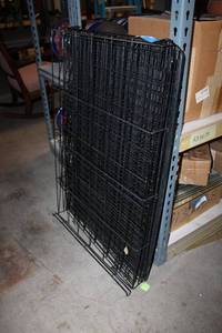 lot 710 image: Large Dog Wire Kennel
