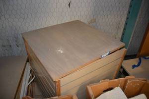 lot 979 image: Short 4-Sided Slat Wall Display
