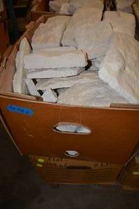 lot 984 image: Flat Wall Stones - 2 Boxes