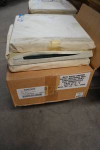 lot 957 image: 12 Square Glass Shelves
