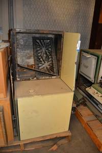 lot 968 image: Vintage Eureka Stove Top Oven