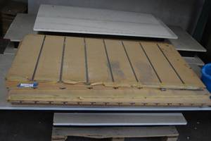 lot 935 image: 3 Wall Slat Panels