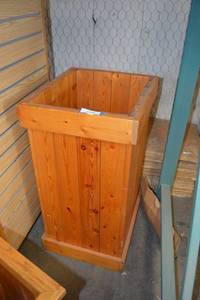 lot 943 image: Wooden Square Bin