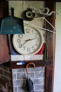 lot 25 image: Clock and Vintage Barometer