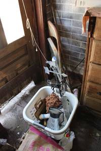 lot 33 image: Weather vain, Kirby sander vac, laundry basket, metal chair and more