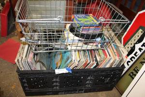 lot 61 image: Large quantity of Vinyl albums, Soul, blues rock 45s and more.