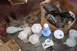 lot 72 image: Large Quantity of vintage glass mix