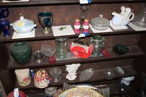 lot 86 image: Contents of bottom 4 shelves