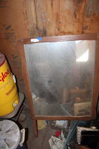 lot 100 image: Vintage Dresser Mirror