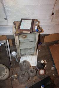 lot 115 image: Vintage medicine cabinet and more
