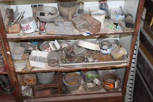 lot 124 image: Contents of bottom 3 Shelves