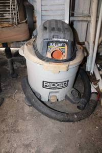 lot 127 image: Rigid shop Vac