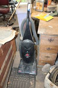 lot 133 image: Bissell Vacuum