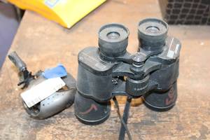 lot 139 image: Bait Cast Reel and Binoculars