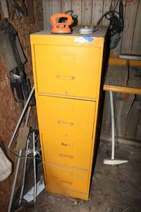 lot 175 image: Cabinet and contents