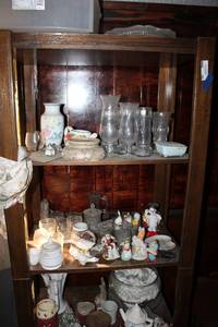 lot 190 image: Cabinet and Contents lots of vintage glass