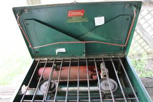 lot 194 image: Colman 2 Burner Camp Stove