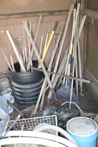 lot 293 image: Garden tools